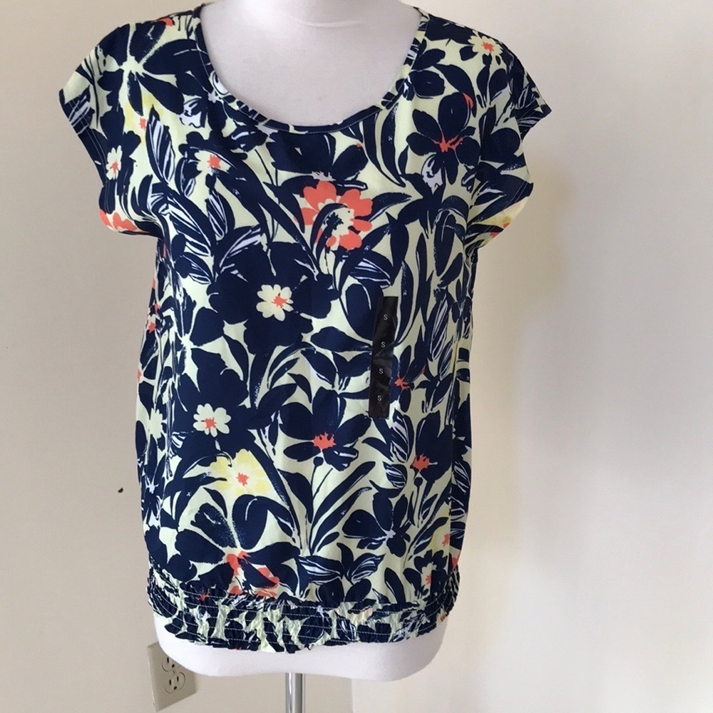 New! Banana Republic factory small navy combo floral top.